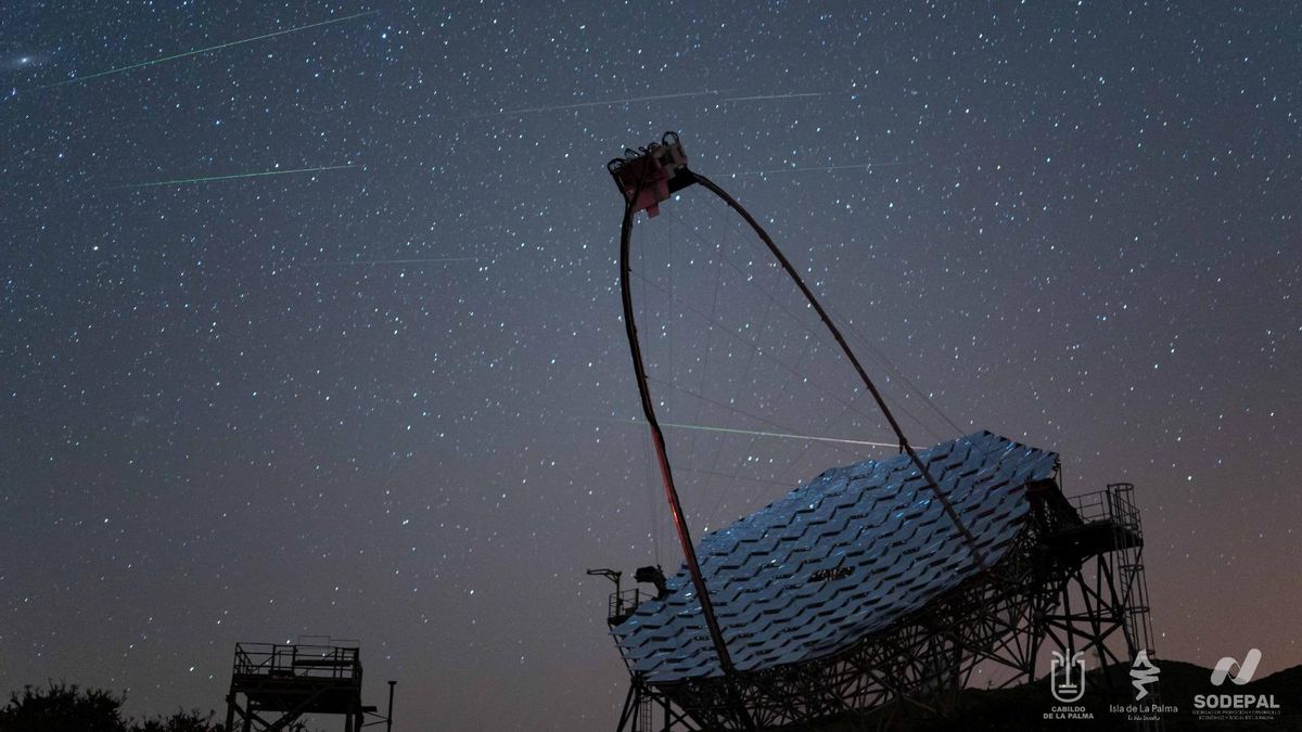 Imagen de archivo de perseidas captadas  desde el Roque de Los Muchachos.