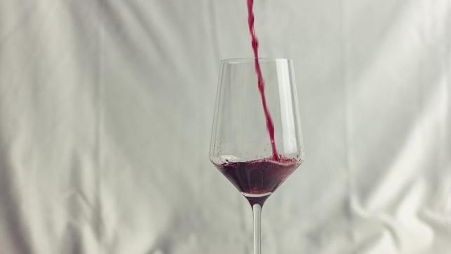 Una copa de vino al día: ¿en qué quedamos: es buena o es mala para la salud?