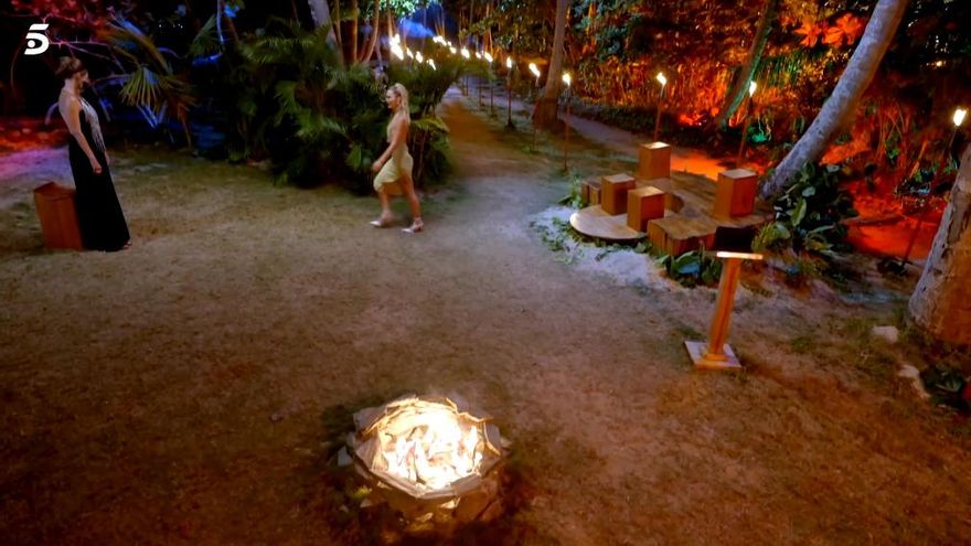 La entrada de Keyla en la hoguera sin la presencia de las chicas