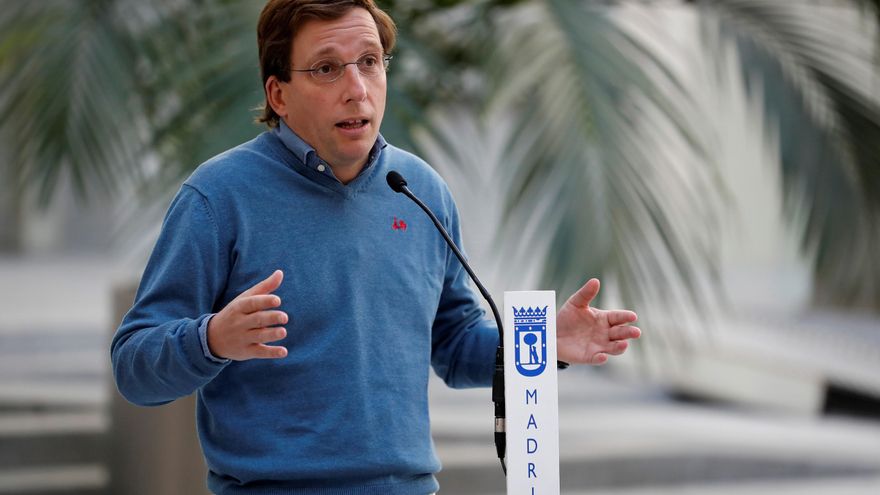 Almeida apoya poner el himno en las aulas para enseñar "qué hay en la Constitución"