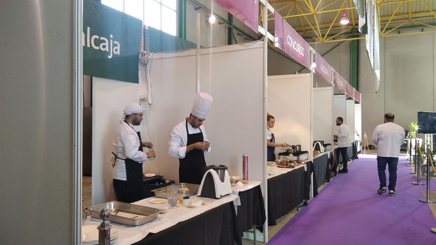 Seis cocineros de cinco regiones competirán en la final del XIII Concurso Nacional  'Ajo Morado Las Pedroñeras'
