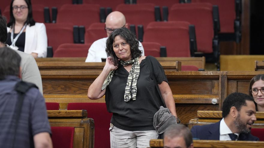 La diputada de la CUP, Pilar Castillejo, en el Parlament de Catalunya.