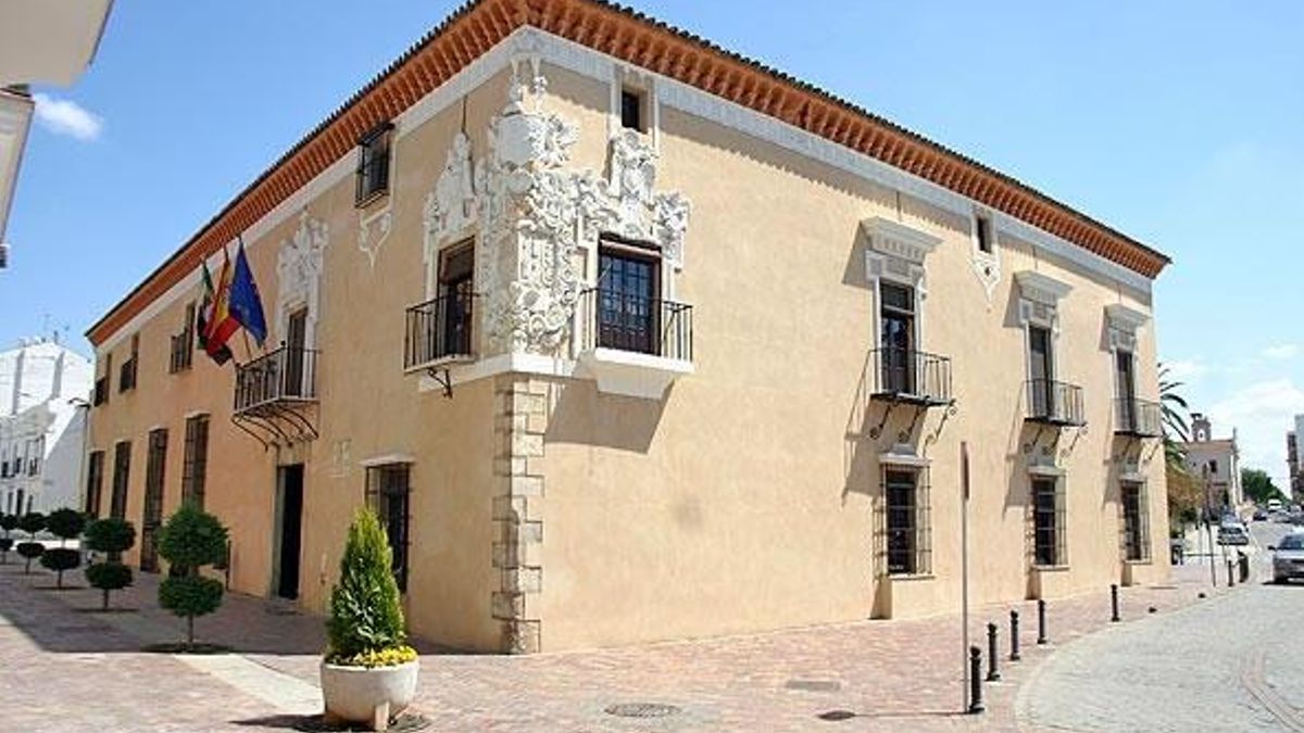 Sede central del Ayuntamiento de Almendralejo, antiguo palacio de Monsalud