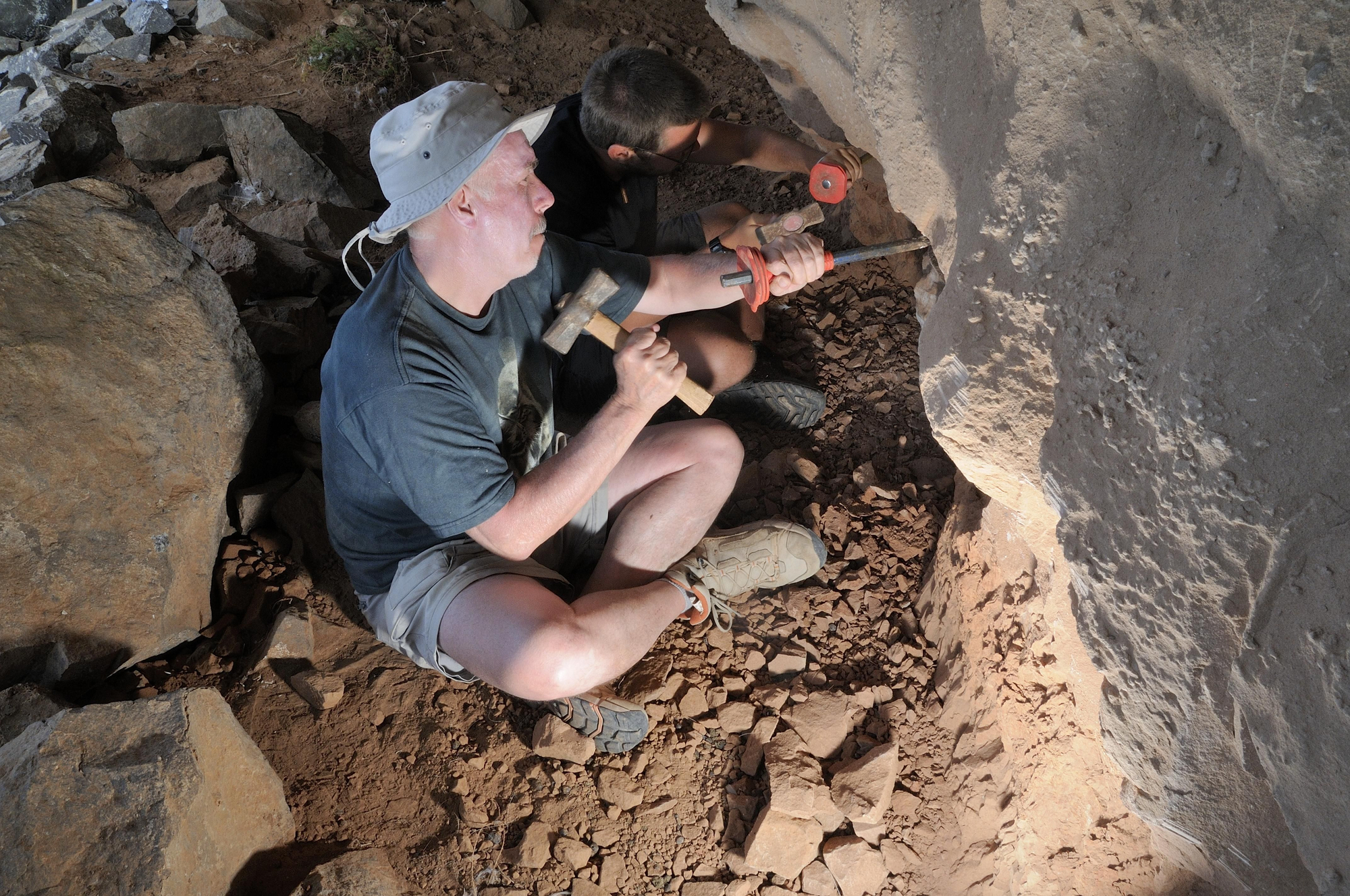 El paleontólogo Antonio Sánchez Marco, en una de las campañas realizadas en Lanzarote. Foto cedida por el Instituto Catalán de Paleontología.