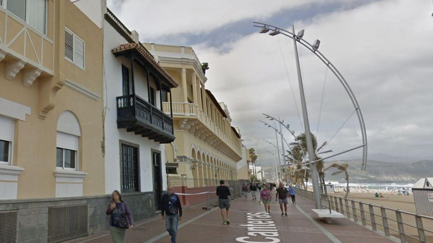 La casona que fuera del doctor Bartolomé Apolinario y Macías, en el paseo de Las Canteras, Las Palmas de Gran Canaria