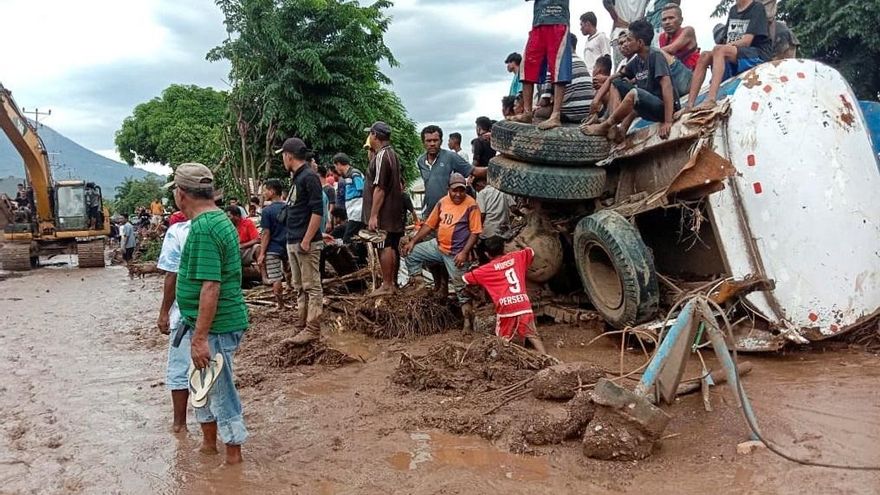 Indonesia corrige la cifra de muertos en las inundaciones y los rebaja a 86