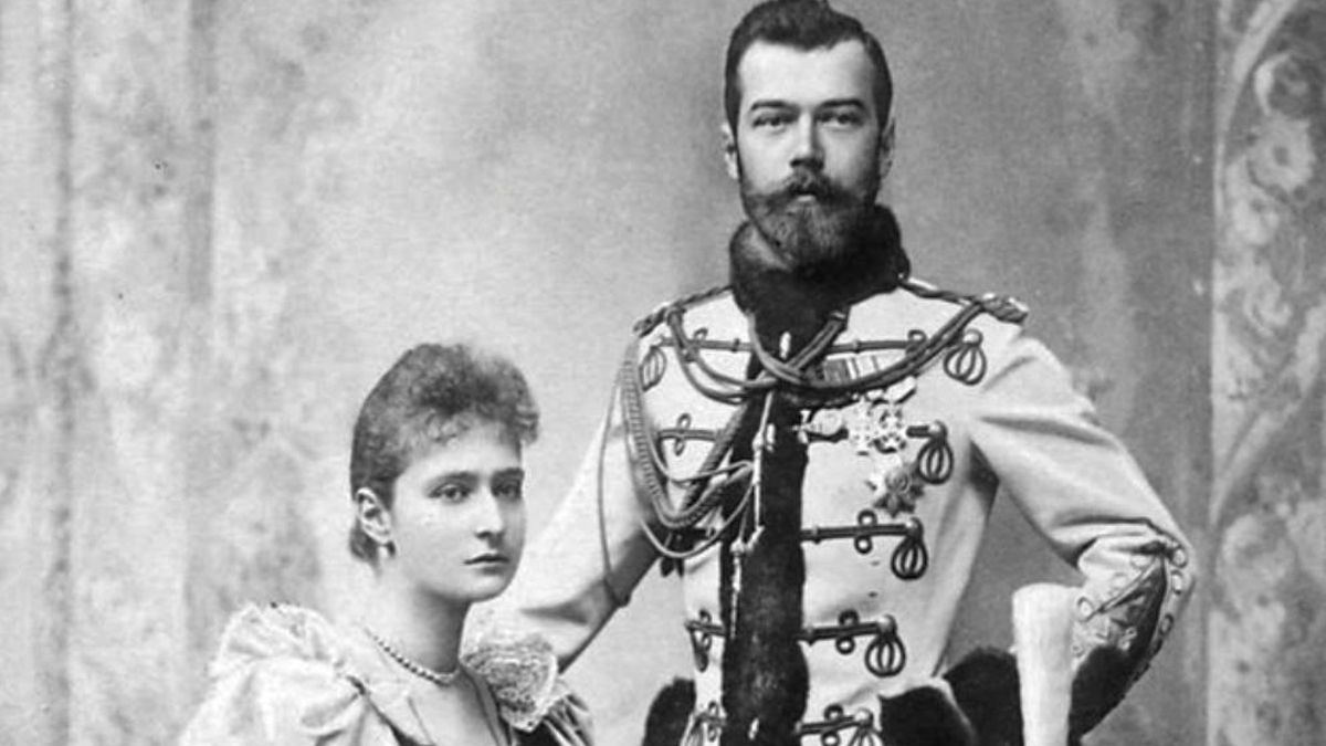 El religioso siberiano se acercó al matrimonio imperial durante una etapa marcada por dudas políticas