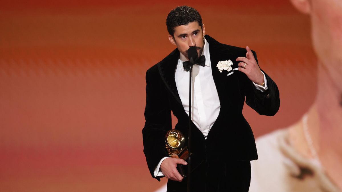 Bad Bunny llega a lo más alto en unos Grammy que por fin encumbran la música en español