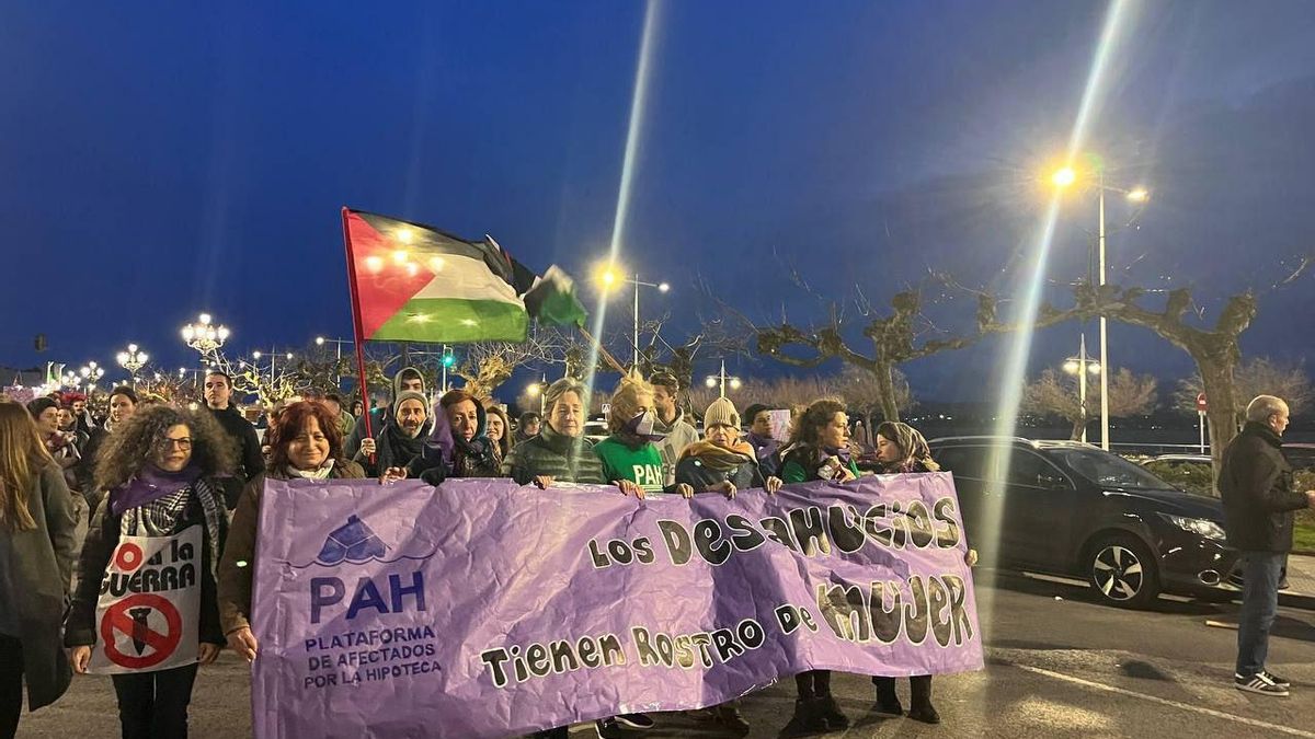 Manifestación por el 8M en Santander.