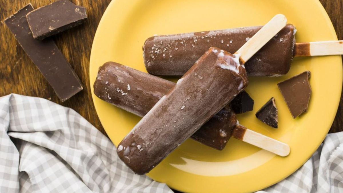 Frente a los helados industriales, los polos de chocolate y plátano sin azúcar se posicionan como una alternativa rápida y saludable.