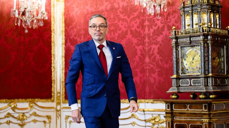 El presidente de Austria encarga al líder de la ultraderecha formar gobierno