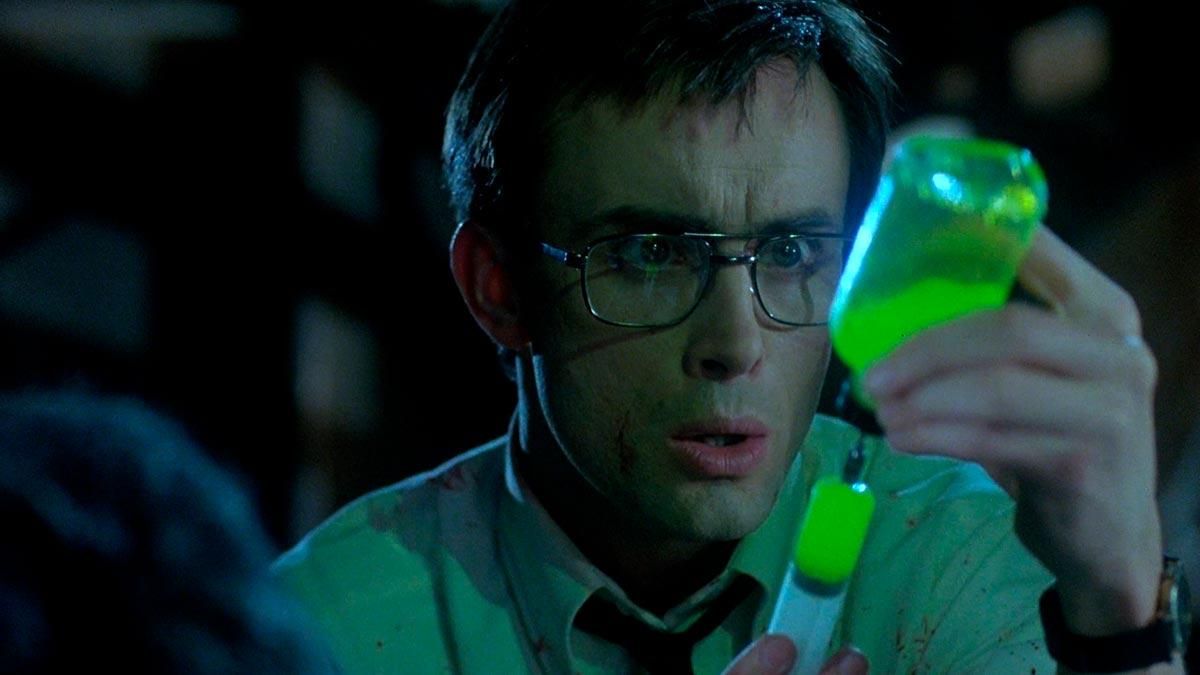 40 años de ‘Re-Animator’, el Frankenstein chiflado que nos enseñó lo divertido que es el gore