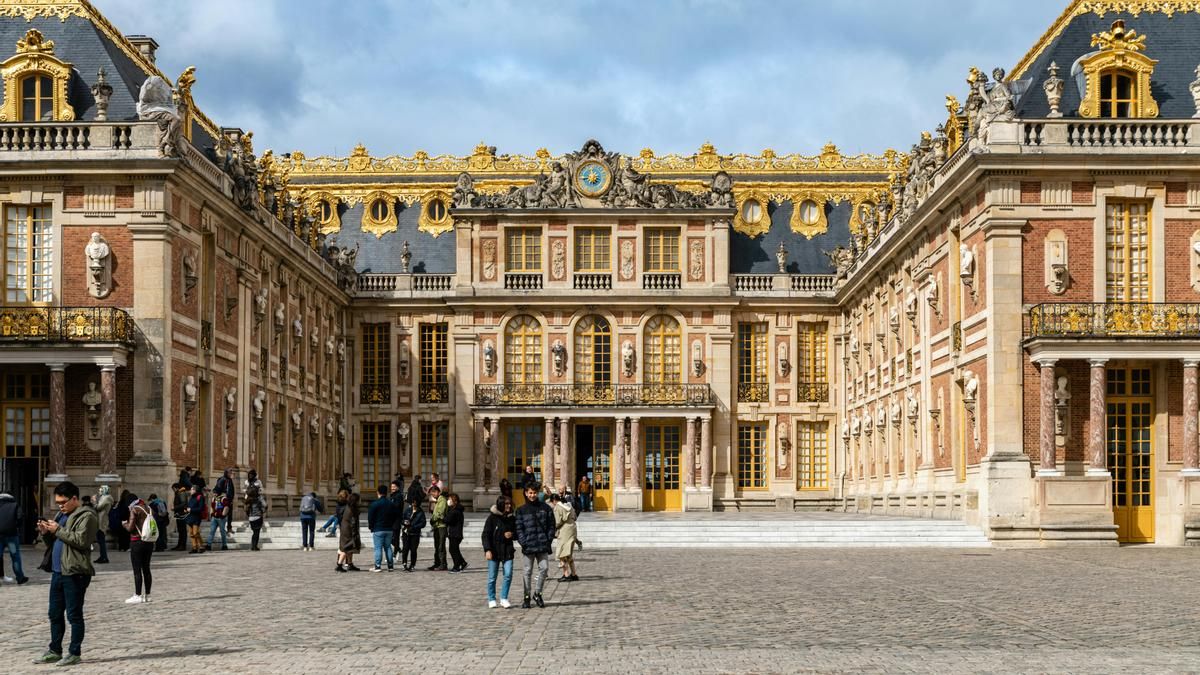 Así es el Palacio de Versalles, la impresionante residencia de María Antonieta en la que Olivia Rodrigo ha conseguido grabar su último videoclip