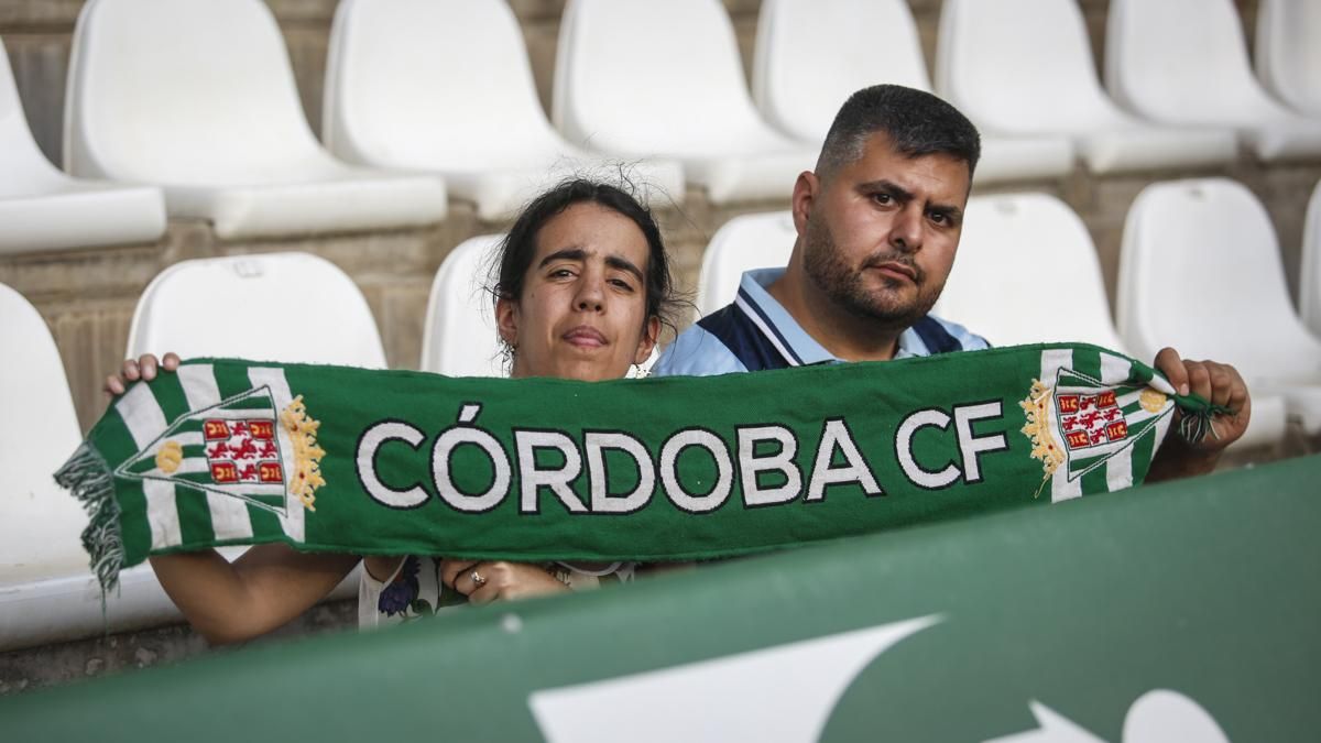 Grada Blanquiverde del Córdoba CF - SD Huesca
