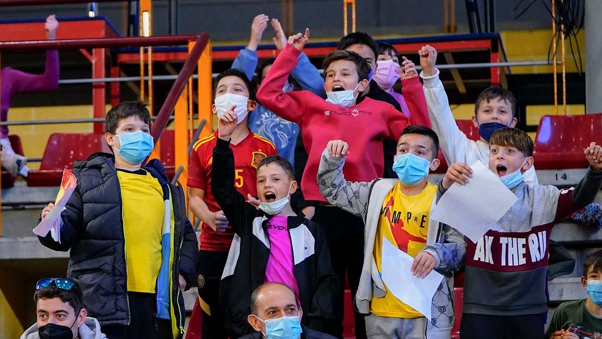 Entrenamiento de la selección española de baloncesto abierto a escolares cordobeses