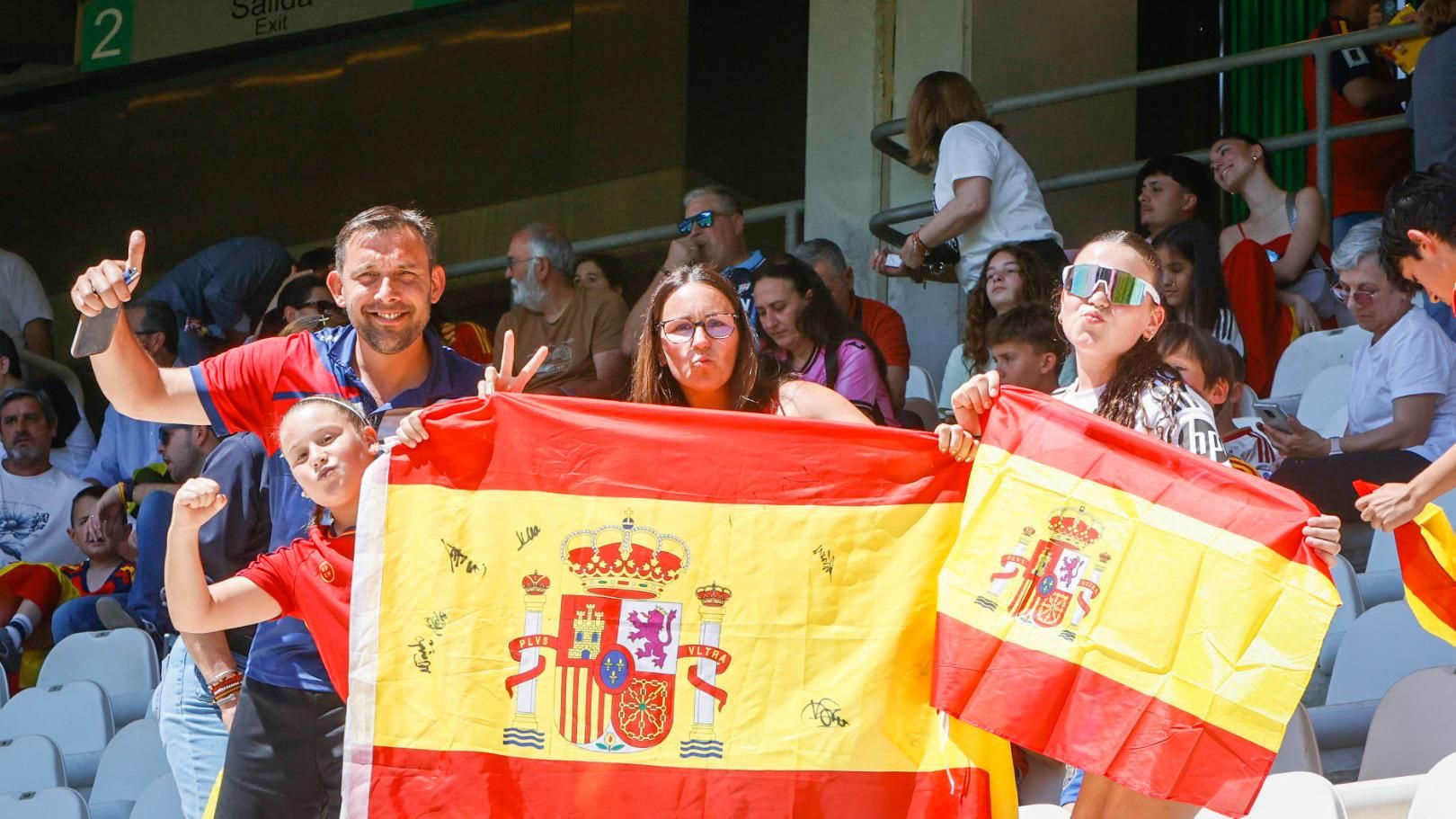 Afición en el partido de la selección femenina  España - Ucrania