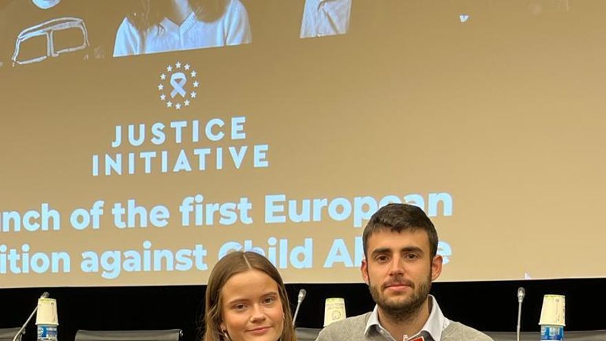 Juan Cuatrecasas, con Saga, víctima de abusos en Suecia