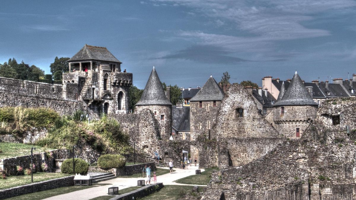 Muros imponentes. El castillo de Fougeres es uno de los más grandes e importantes de toda Francia.