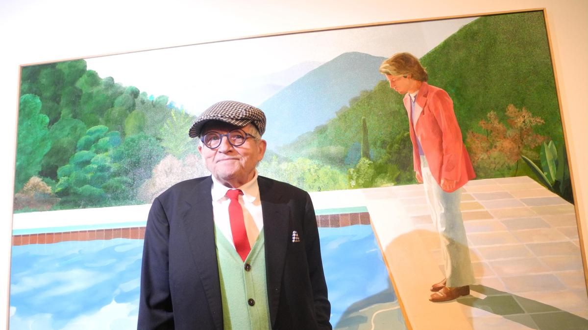 Murió el británico David Hockney, el pintor que convirtió las piletas en objeto de culto