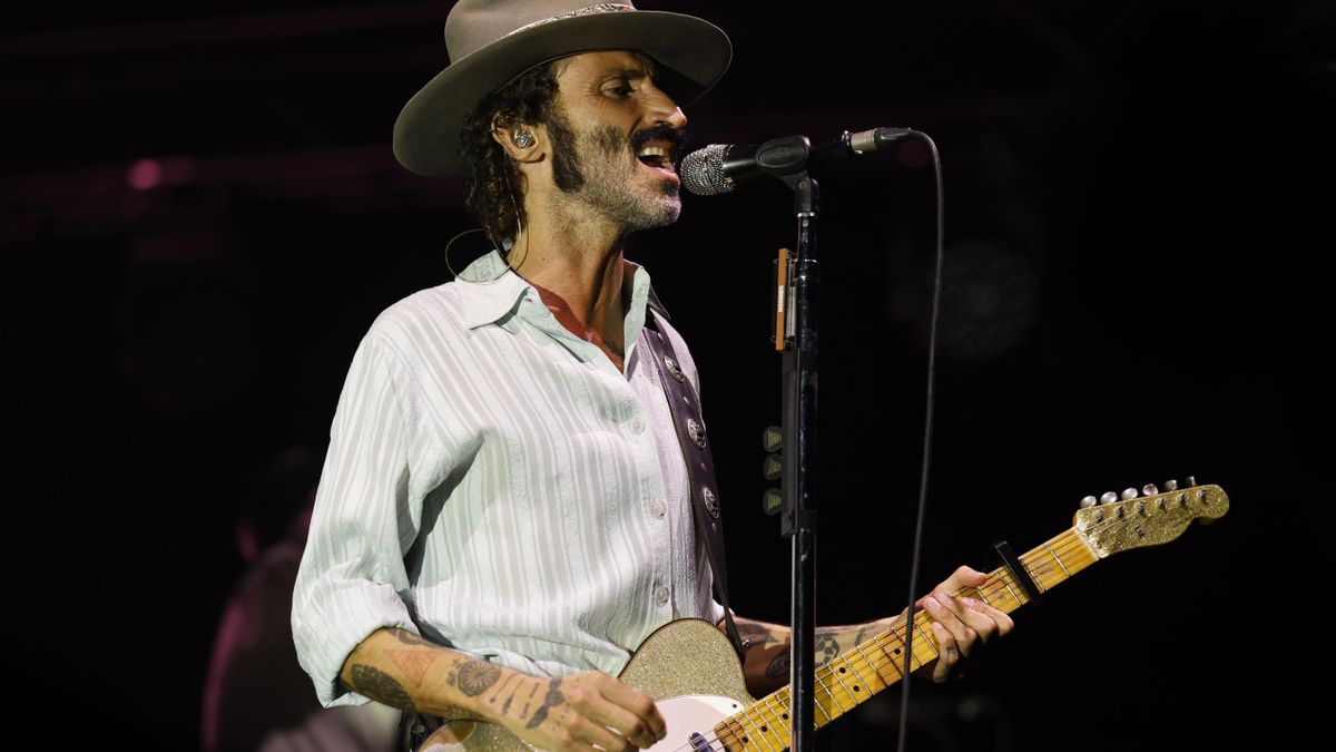 Leiva arrolla en el día grande de Zaragoza ante más de 8.000 almas