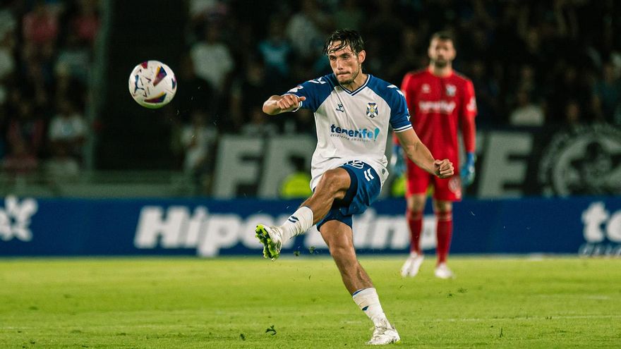 El Tenerife da un ultimátum a Álex Corredera