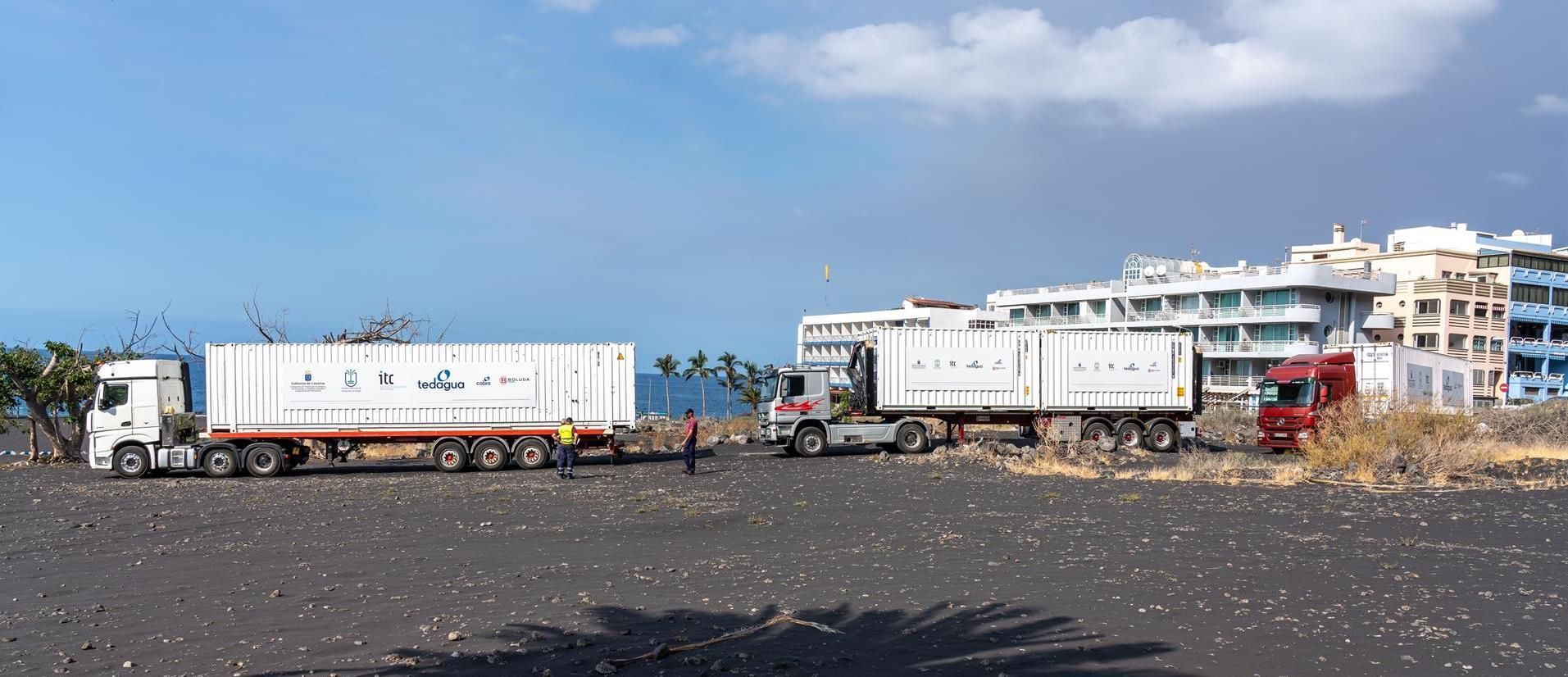 Las desaladoras ya se encuentran en Puerto Naos.