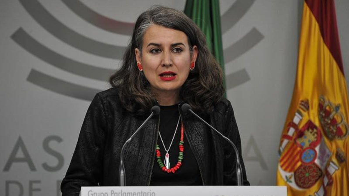 La izquierda afea a María Guardiola que haya pasado "por el aro de Vox" con un discurso "rancio" y "vergonzoso"