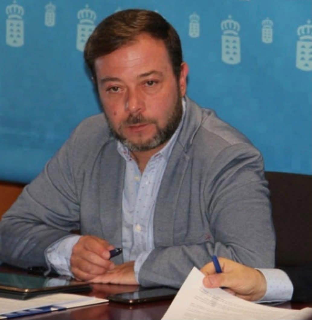 César Martín.