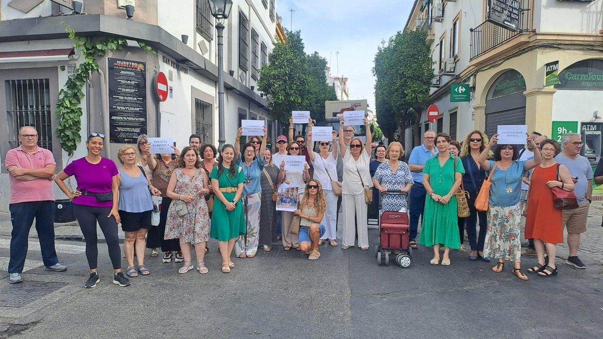 Vecinos de La Judería llevarán "el gran problema del ruido" en la zona al Defensor del Pueblo