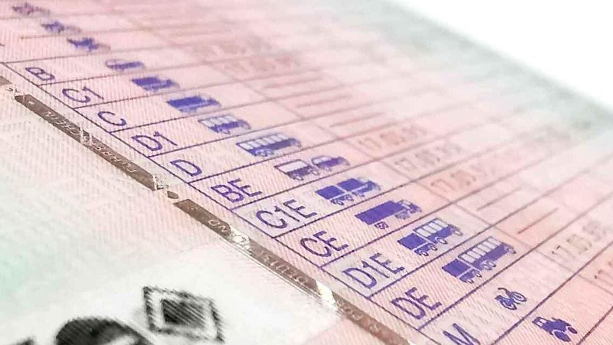 Renovación del carnet de conducir: quién puede pedirlo, cómo solicitarlo, requisitos y coste