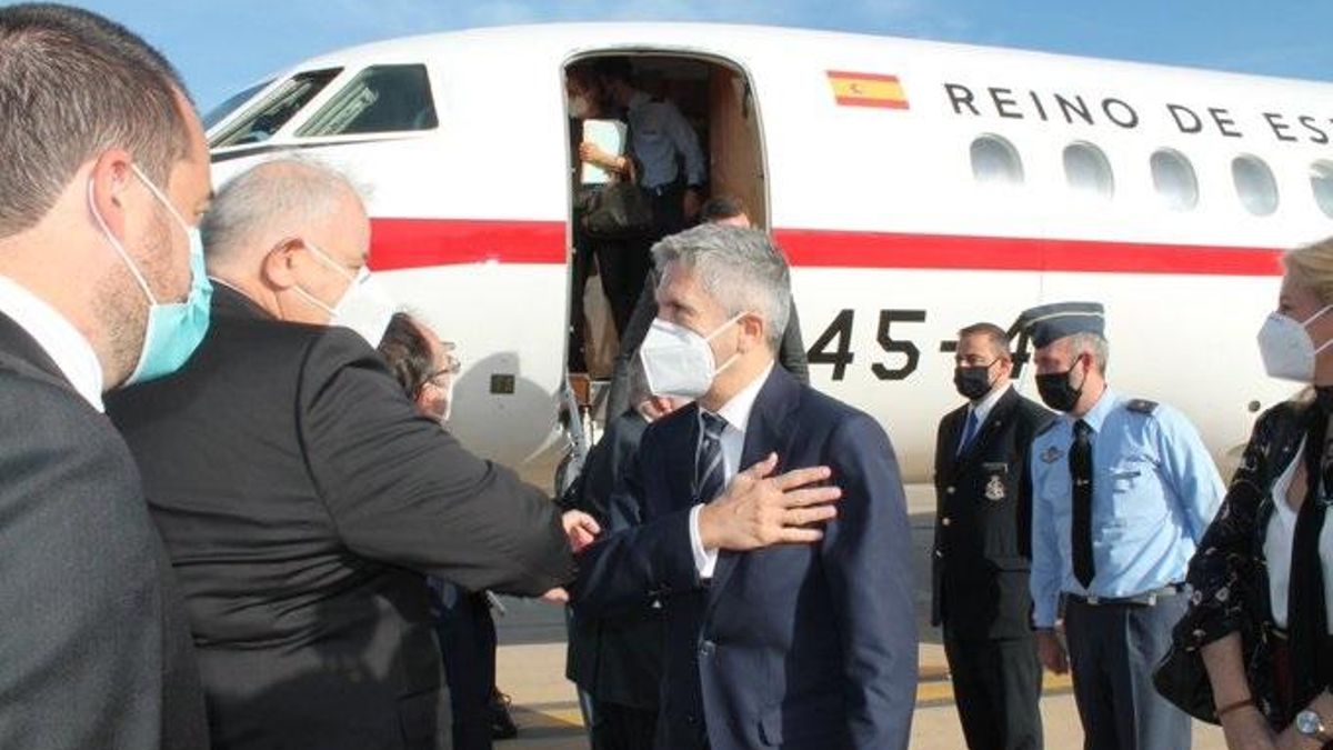 El ministro del Interior, Fernando Grande-Marlaska, llega a Rabat en su séptimo viaje al país vecino