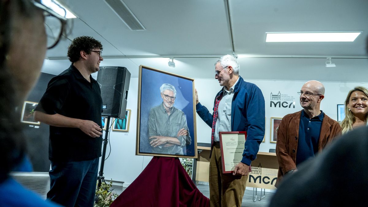 El Comidista ha recibido un retrato realizado por el artista albaceteño Álvaro Martínez Vázque