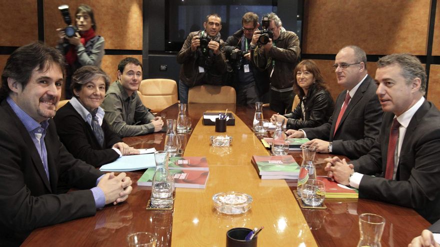 El 26 por ciento de los vascos quiere que el PNV pacte con EH Bildu y el 22 con el PSE
