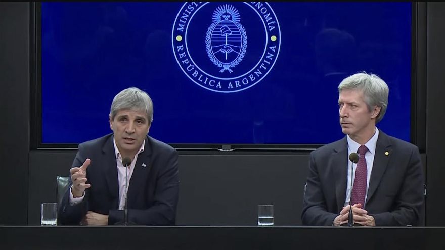 Déjà vu Caputo: el dólar se dispara mientras el ministro intenta evitar una devaluación