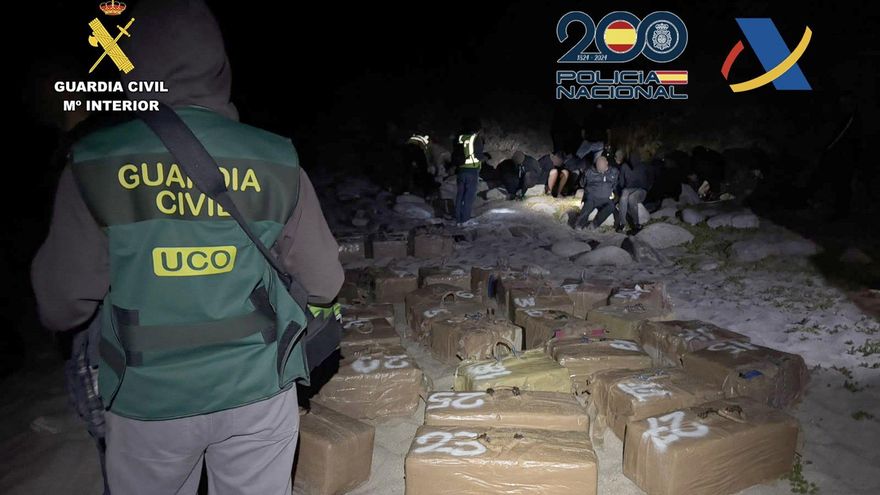 La Audiencia Nacional deja en libertad a un investigado por la descarga de 1,6 toneladas de cocaína en Muxía