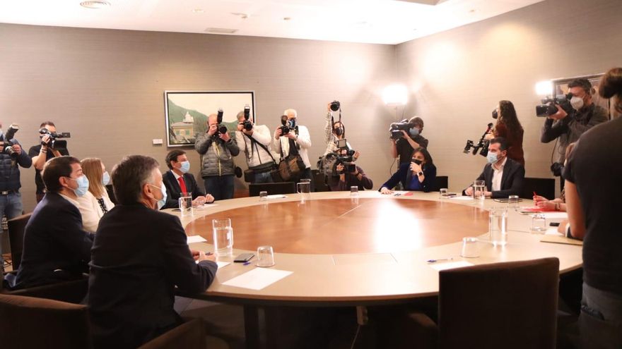 Fracasa la primera reunión del PP con el PSOE para gobernar en Castilla y León