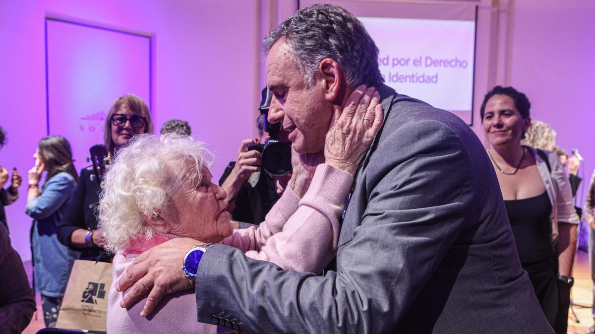 Con la presencia del presidente Orsi, Abuelas de Plaza de Mayo instaló en Uruguay un nodo de su red de búsqueda