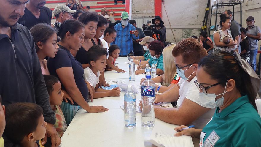 Autoridades mexicanas disuelven "Viacrucis" migrante con entrega de visas