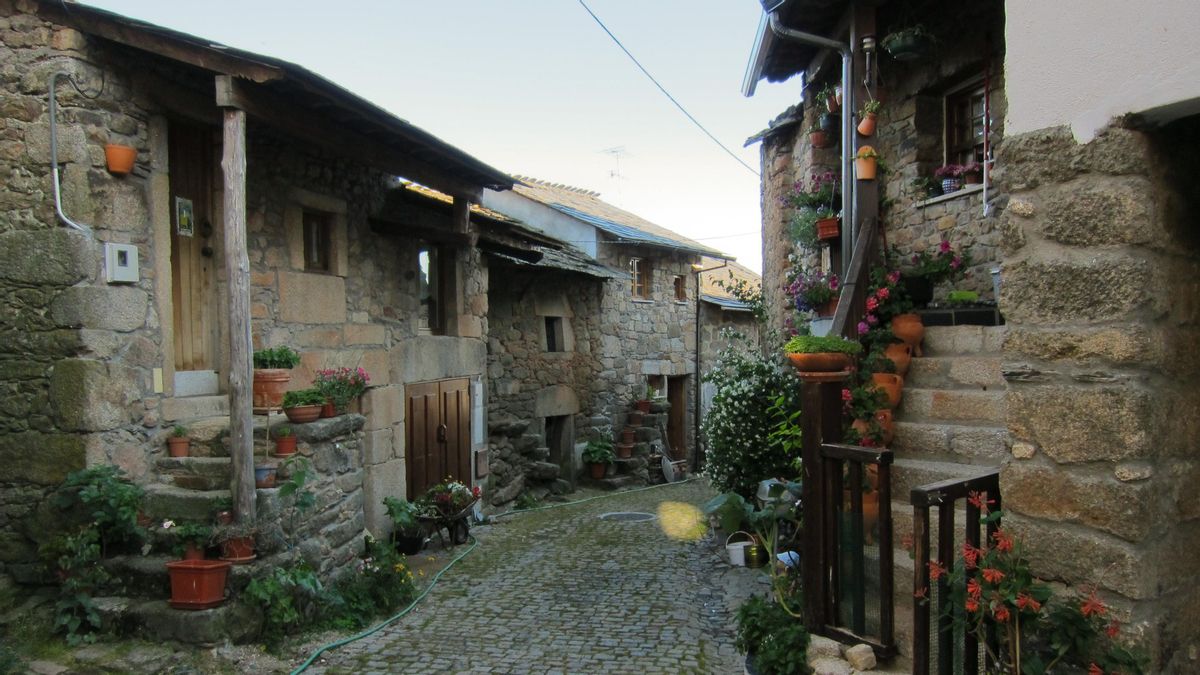 A pocos minutos de Galicia: la pequeña aldea portuguesa rodeada por uno de los espacios naturales más ricos de la península