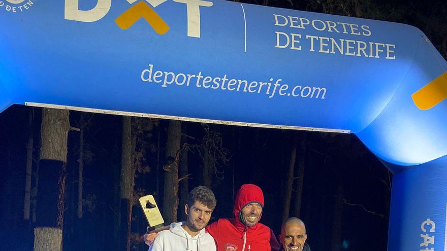 Raúl Díaz y Carmen Ortega, ganadores de la carrera vertical nocturna