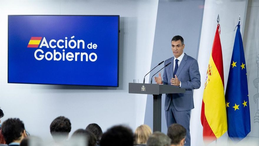 El presidente del Gobierno, Pedro Sánchez, durante una rueda de prensa posterior al Consejo de Ministros, en el Palacio de la Moncloa, a 6 de octubre de 2026, en Madrid (España).