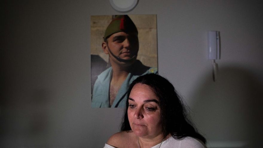 La madre del legionario de 21 años fallecido en unas maniobras: "Si es un accidente, no modificas pruebas"