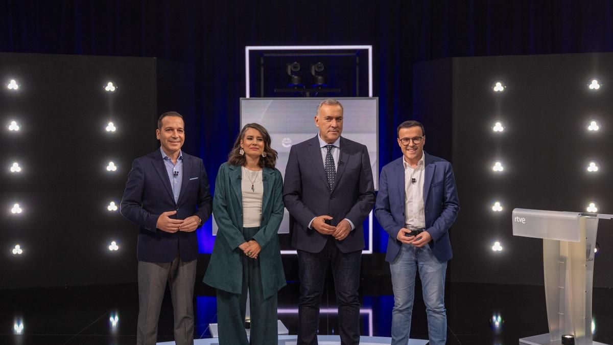 La izquierda alerta del riesgo de perder servicios públicos en Extremadura mientras Vox recurre a la descalificación en el debate a tres sin Guardiola