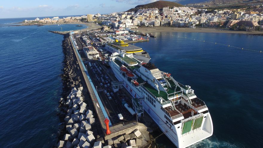 El transporte se encarece en Canarias cuatro veces más que la media nacional por la guerra en Irán