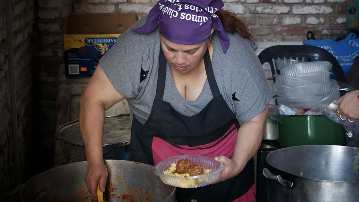 En barrios populares las mujeres dedican en promedio 12 horas diarias a tareas de cuidado.