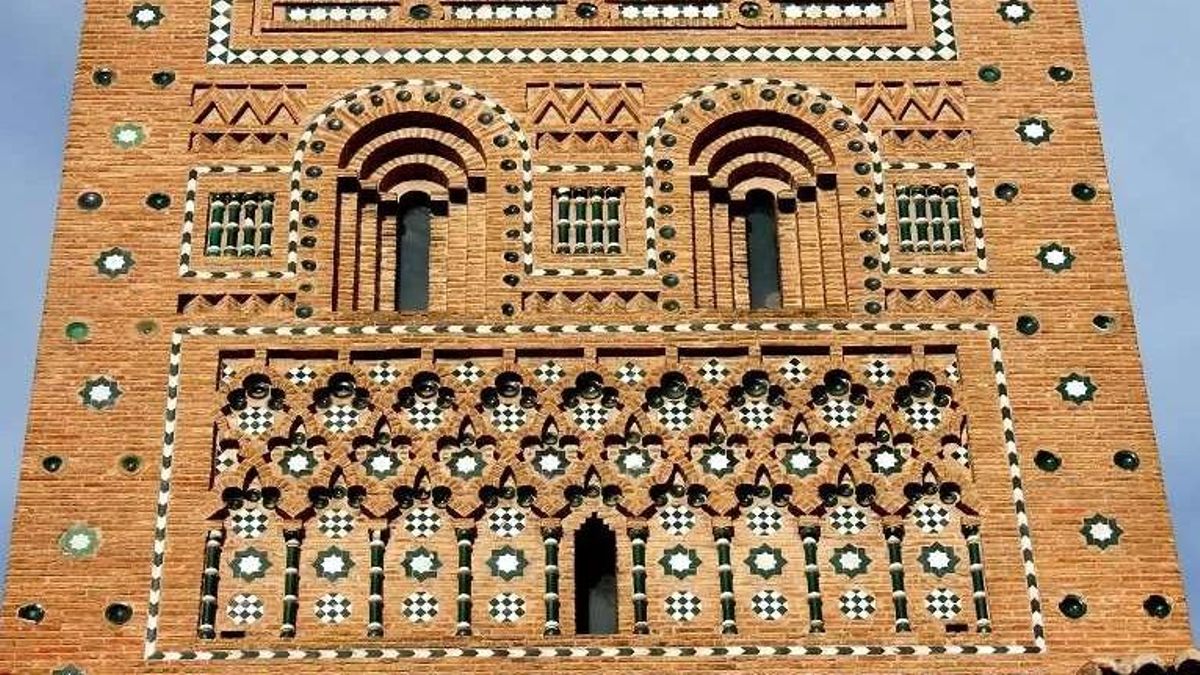 Ladrillo, yeso, cerámica y madera: la ruta imprescindible por el mudéjar aragonés