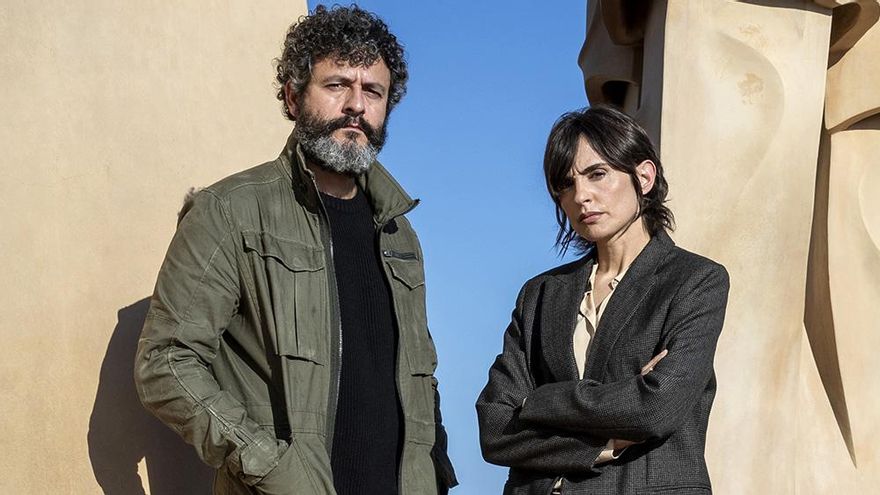 Netflix ya rueda 'Ciudad de sombras', su adaptación de saga literaria Milo Malart con Isak Férriz y Verónica Echegui