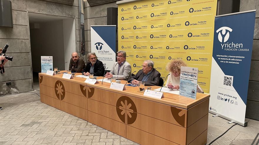 Presentación de la exposición 'Todas pintan en Yrichen'