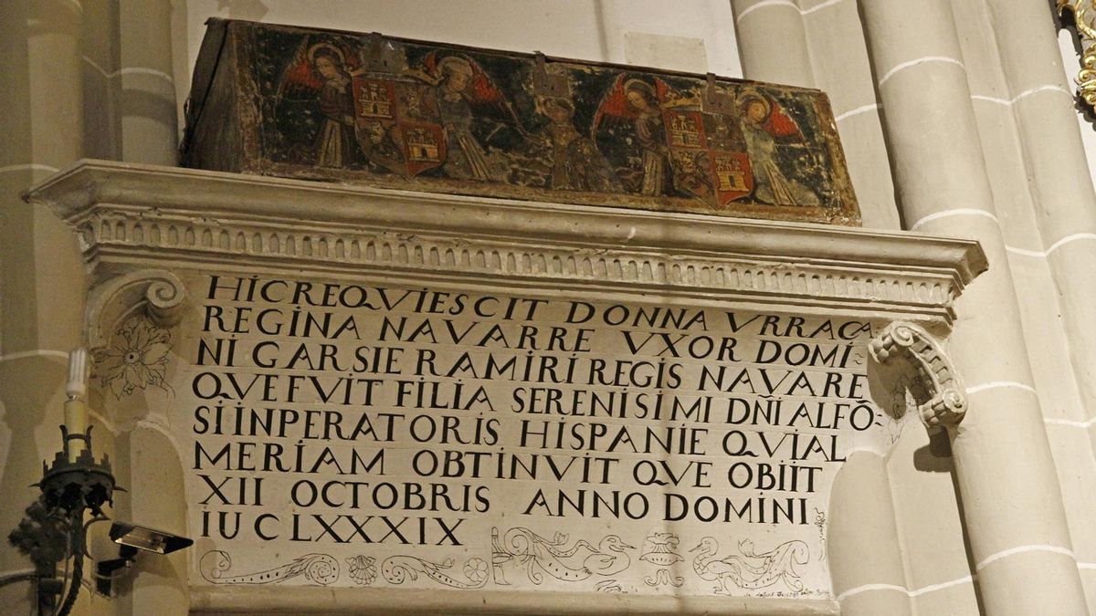 Emplazamiento del féretro de Urraca Alfonso, La Asturiana (hermanastra ilegítima de Fernando II y reina de Navarra) en la Catedral de Palencia