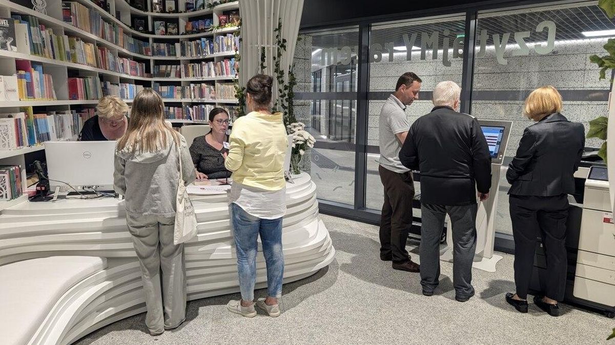 El interior de la Metroteka, situada en la estación de metro Kondratowicza, en Varsovia.